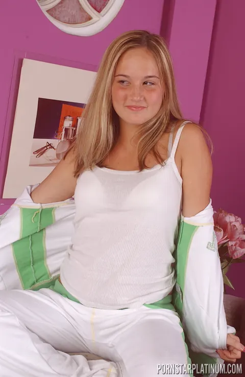 Lynn Pleasant: Petite Brunette with Natural Tits Fingers Herself in Socks – photo 3 of 21