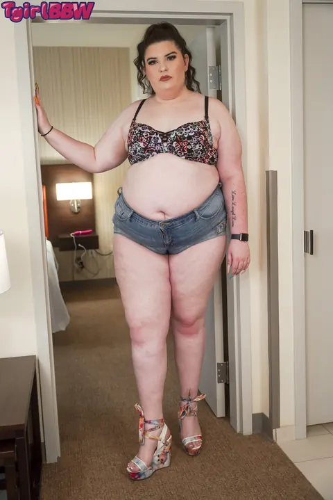 Curvy Trans Woman Flaunts Her Big Ass and Cock – photo 1 of 16