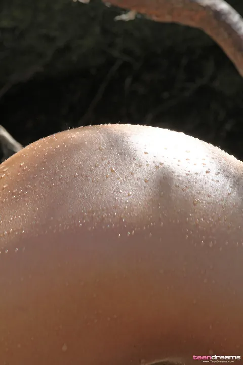 Woman with Striking Eyes Spreads Her Pink Pussy Outdoors – photo 6 of 17
