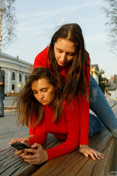 Alevtina Batman: Brunette Russian and Friend Flash Asses in Jeans Outdoors – photo 11 of 13