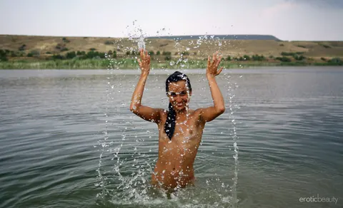Skinny Brunette Stands Naked Outdoors – photo 5 of 16