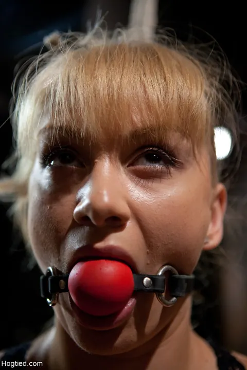 Claire Adams: Russian MILF Tied Up and Oiled Takes Fingering from Behind – photo 4 of 21