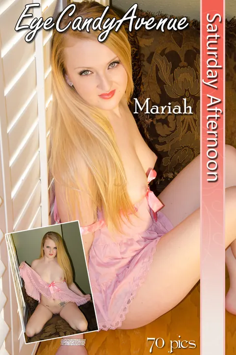 Thick Blonde in Lingerie and Skirt Shows Off Her Tits and Ass – photo 1 of 16