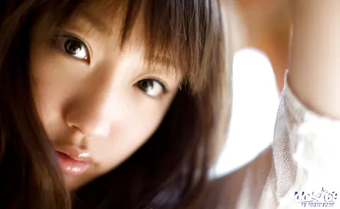 Hina Kurumi: Japanese Brunette Displays Her Curves in Panties – photo 2 of 15