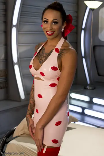 Trans MILF Strips Out of Her Latex Dress