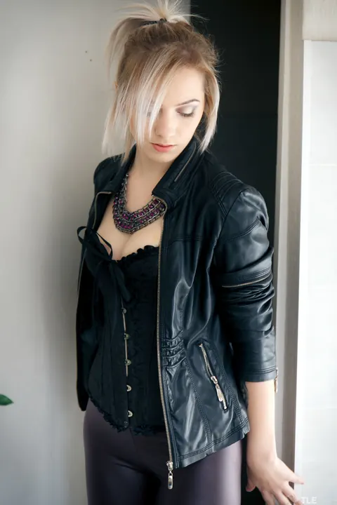 Lulya: Blonde in Leather Pants and Heels Toys Her Shaved Pussy – photo 1 of 20