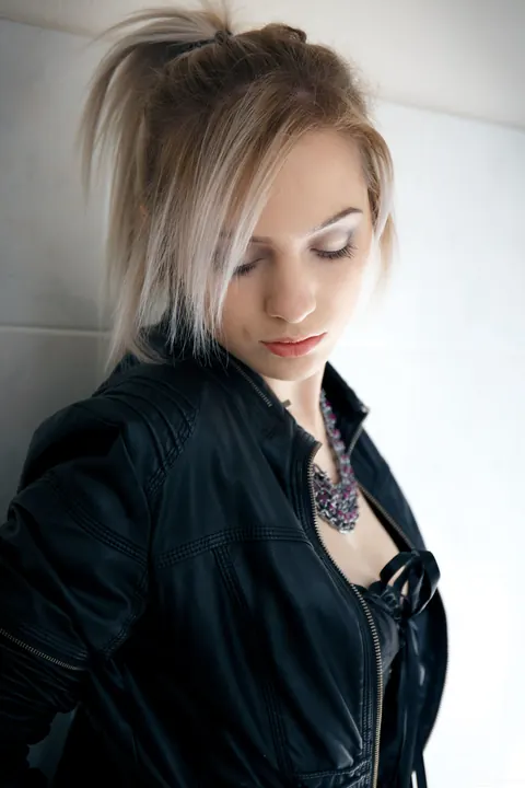 Lulya: Blonde in Leather Pants and Heels Toys Her Shaved Pussy – photo 2 of 20