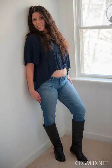 BBW Brunette Strips Out of Her Jeans to Show Her Big Tits