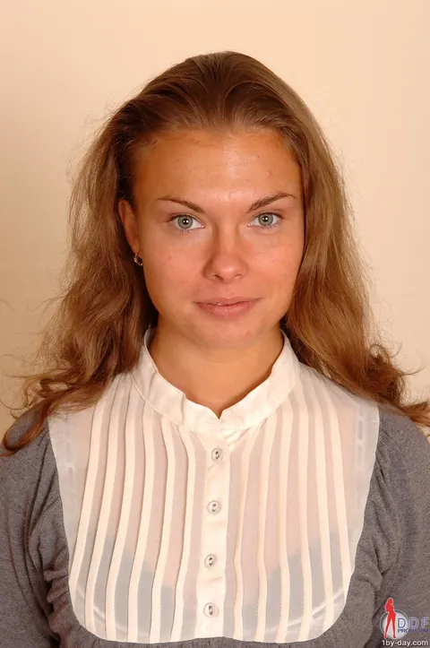 Johane Johansson: Redhead Displays Her Trimmed Pussy and Shows Her Feet – photo 1 of 21