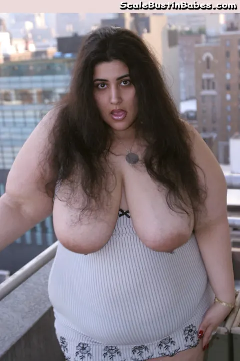Brunette BBW Sucks Cock and Takes a Huge Facial – photo 5 of 20