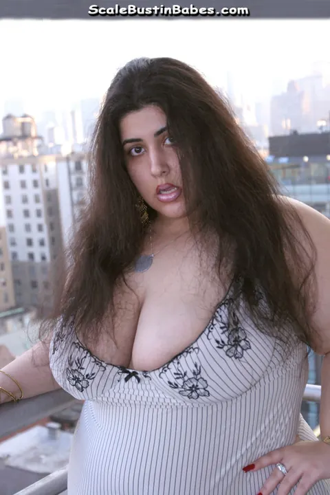 Brunette BBW Sucks Cock and Takes a Huge Facial – photo 2 of 20