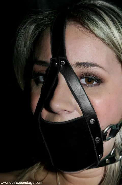 Delilah Strong: Tall British MILF Spreads Her Legs in Bondage Wearing Glasses – photo 15 of 21