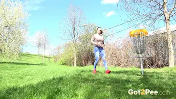 Billie Star – European Brunette in Jeans Spreads Her Pussy Outdoors