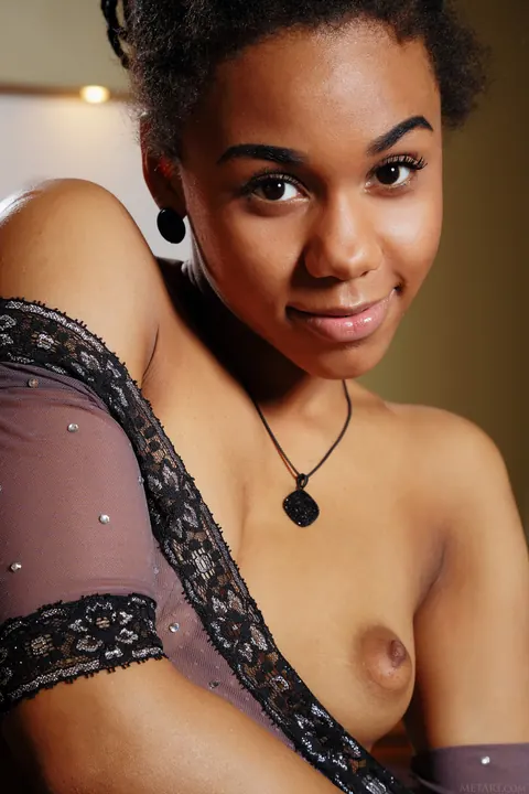 Slim Ebony Woman Spreads Her Legs Wide – photo 2 of 20