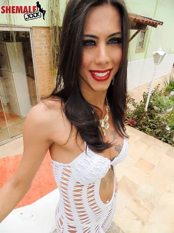 Mature Trans Woman Strips Nude and Shows Her Body