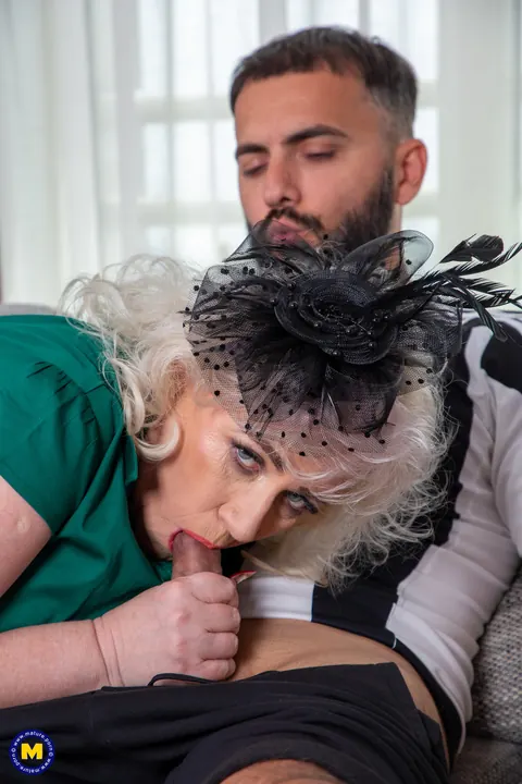 Pure Vicky: Curvy Blonde MILF in Stockings Takes a Cumshot – photo 7 of 20