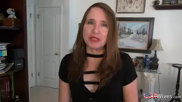 MILF Fingers Her Trimmed Pussy and Uses a Dildo