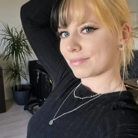 European Blonde Takes Selfies in a Dress Outdoors – photo 2 of 15