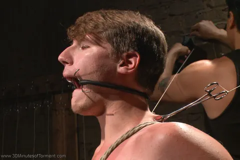 Two Men Kiss and Fuck Until Facial – photo 7 of 21