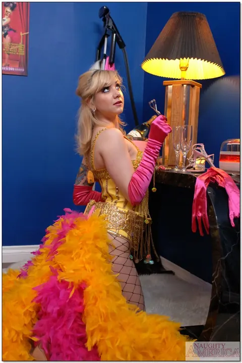Pinky Lee: Blonde PAWG in Fishnet Lingerie Spreads Her Shaved Pussy – photo 4 of 16