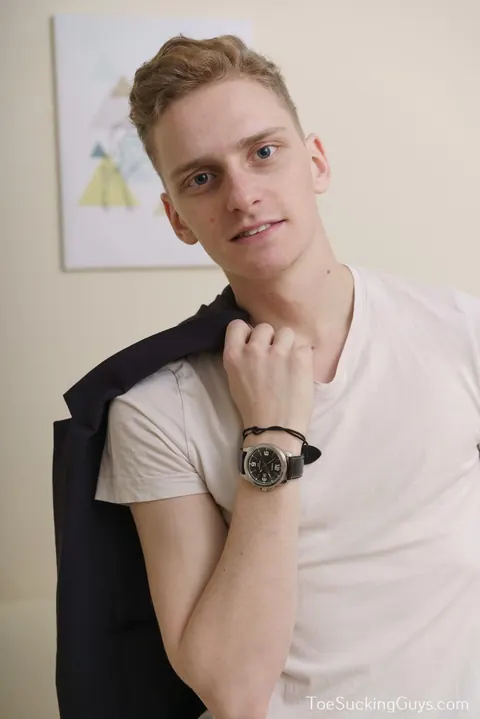 Blonde Guy Fingers His Ass and Strokes His Cock – photo 1 of 21