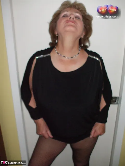Bustybliss: Curvy Brunette MILF in Lingerie Spreads and Fucks – photo 11 of 16