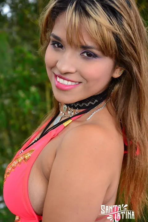 Kathy Solis: Curvy Blonde Latina Oils Her Big Ass in a Bikini Outdoors – photo 7 of 17