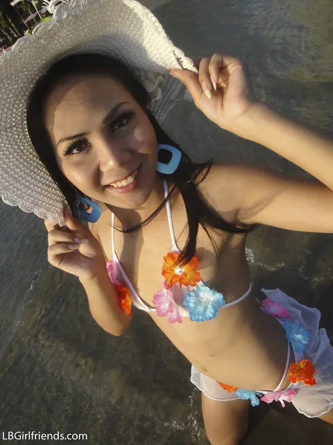 Thai Trans Woman Strokes Her Cock in Panties on the Beach – photo 14 of 17