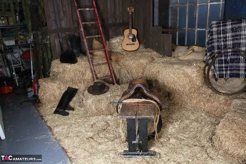 Lexie Cummings: British MILF Strokes Cock and Spreads in a Barn – photo 1 of 20