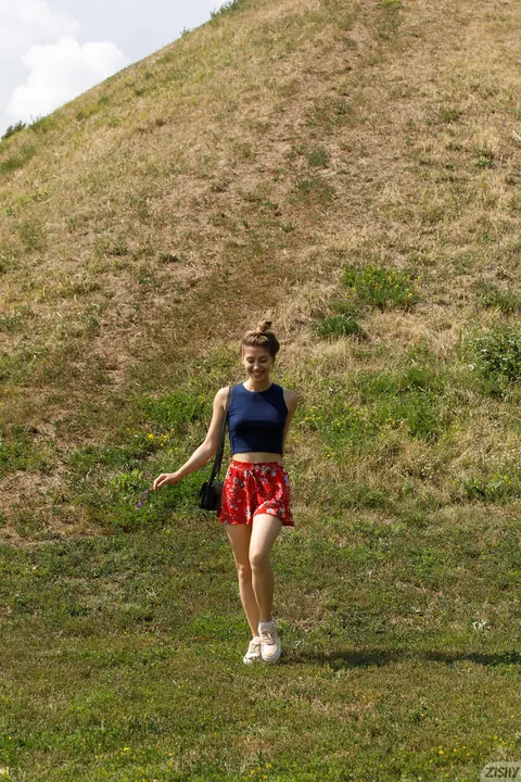 Avery Nona: Brunette Reveals Her Small Tits and Ass Outdoors – photo 2 of 13