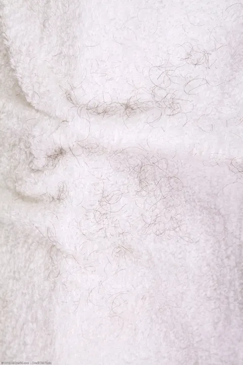 Silva Storey: British MILF Shaves Her Armpits and Spreads Her Hairy Pussy – photo 7 of 21