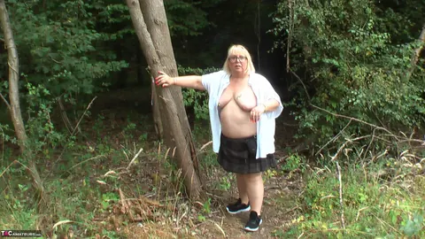 Lexie Cummings: Mature Curvy Woman Spreads Her Pierced Pussy in the Forest – photo 7 of 16