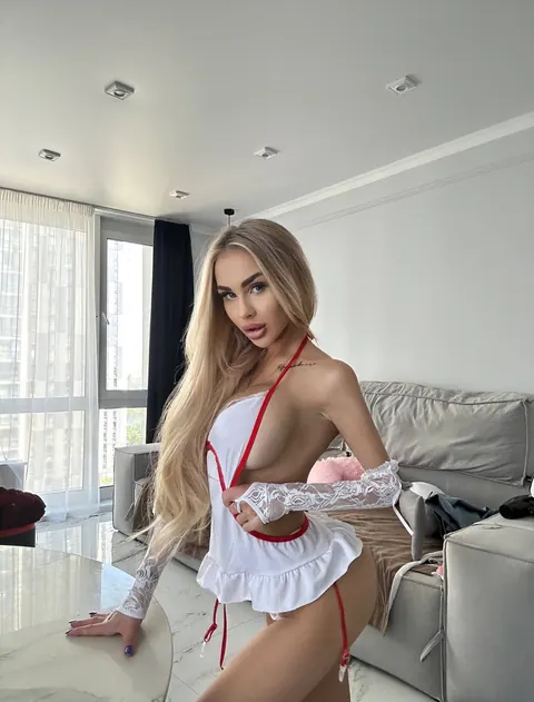 Slim Ukrainian in Lingerie Flashes Her Big Tits and Ass – photo 3 of 10