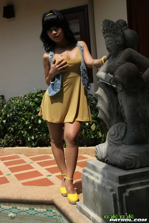 Petite Asian Babe Sucks Cock and Gets Fucked Outdoors – photo 5 of 21