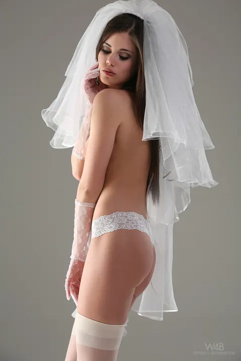 Slim Czech Bride Strips Out of Her Wedding Dress and Lingerie – photo 9 of 20
