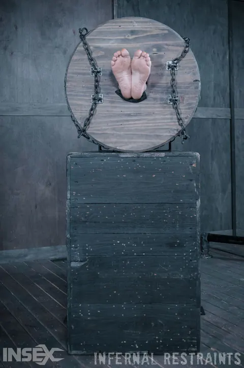 Tess Dagger: Brunette PAWG Gets Oiled and Bound in a Dungeon for Lesbian BDSM – photo 12 of 14