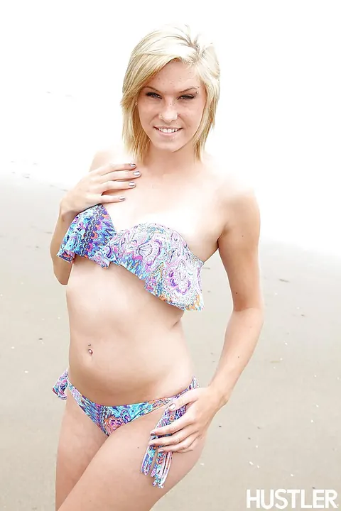 Ella Woods: Blonde Beach Babe Strips Out of Her Bikini on the Sand – photo 2 of 16