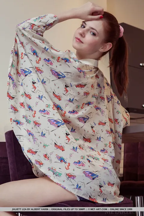 Juliett Lea: Skinny Redhead Strips to Socks and Shows Her Pink Pussy – photo 2 of 18