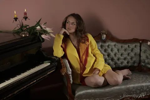 PAWG Brunette Pulls Panties Aside and Spreads on the Piano – photo 2 of 16
