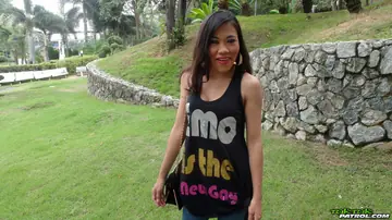 Nang – Thai Brunette Takes Anal and a Creampie in the Bedroom