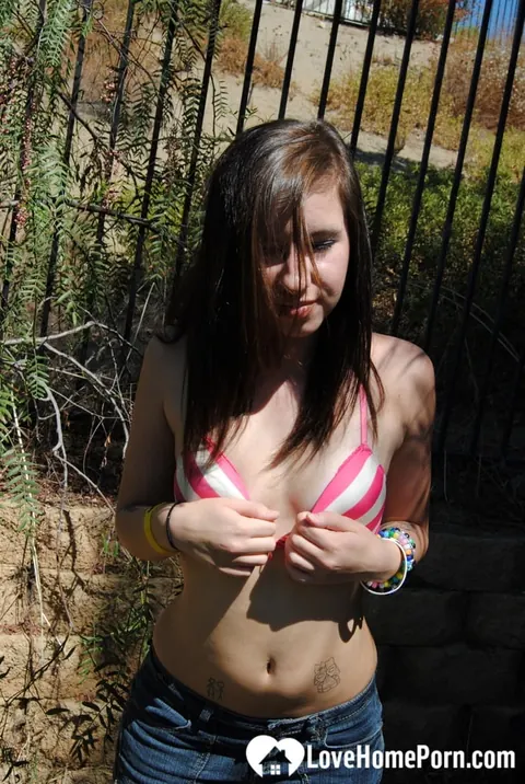 Petite Amateur Brunette Exposes Her Trimmed Pussy in the Forest – photo 7 of 21