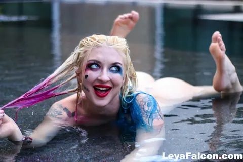 Leya Falcon: Thick Blonde MILF with Big Tits Poses Nude by the Pool – photo 6 of 12