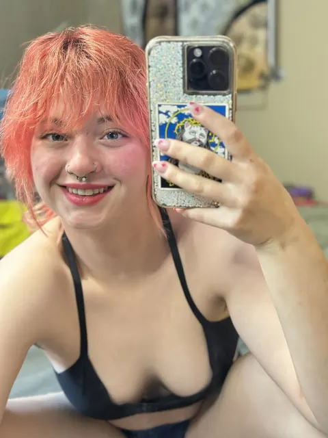 BBW Redhead Bends Over in Shorts for a Selfie – photo 1 of 16