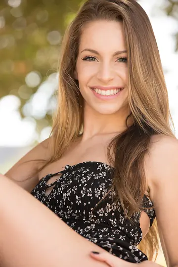 Kimmy Granger – Skinny Brunette Lifts Her Dress to Finger and Toy Her Pussy Outdoors
