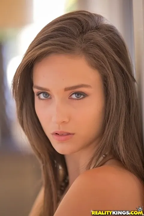 Malena Morgan: European Brunette Strips Out of Her Jeans – photo 16 of 16