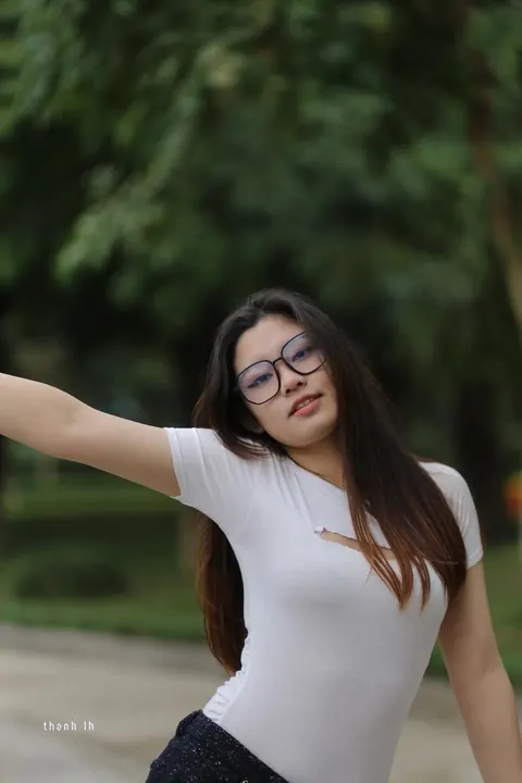 Petite Asian Brunette Strips Out of Her Tight Jeans Outdoors – photo 6 of 21