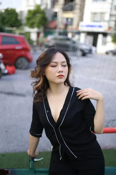 Petite Asian Brunette Flashes Outdoors in a Dress – photo 18 of 21