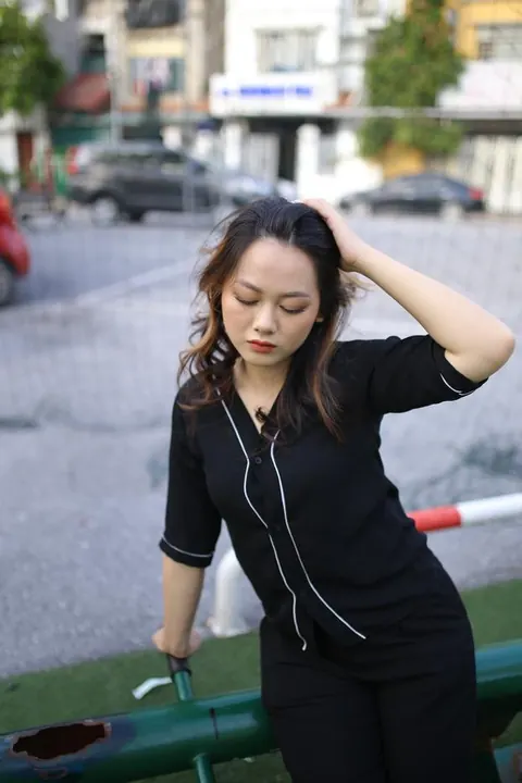 Petite Asian Brunette Flashes Outdoors in a Dress – photo 20 of 21