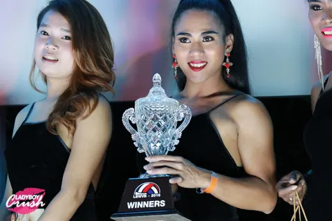 Thai Trans Woman Plays Pool Volleyball Then Strips Nude – photo 14 of 17