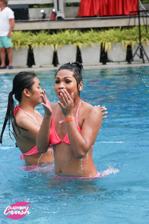 Thai Trans Woman Plays Pool Volleyball Then Strips Nude – photo 4 of 17